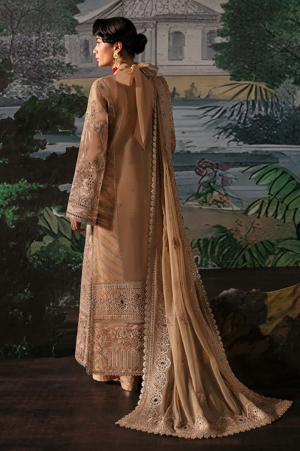 Afrozeh – Reese – Lafuchsia ’24 | Luxury Formal Dress | Up to 50% OFF | Original Afrozeh Pakistan